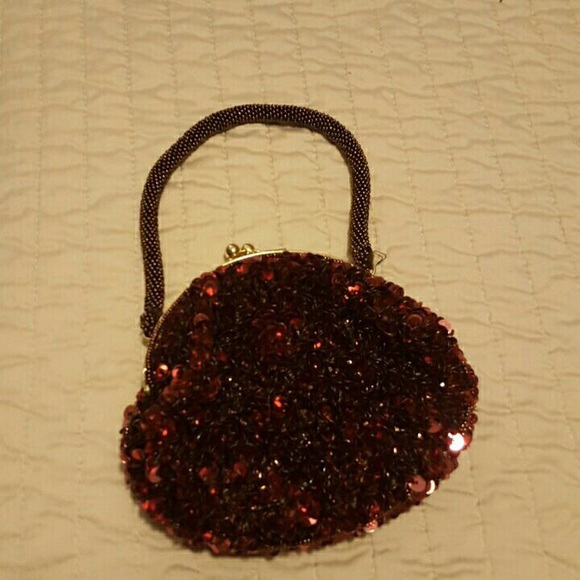 Caché- Small Sequined Wristlet - Picture 2 of 4
